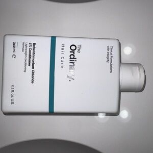 The Ordinary Hair Care Conditioner - White and Teal